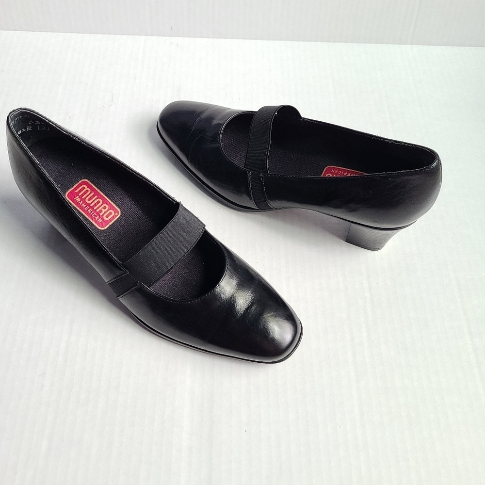 MUNRO american black Elastic leather pumps heels
